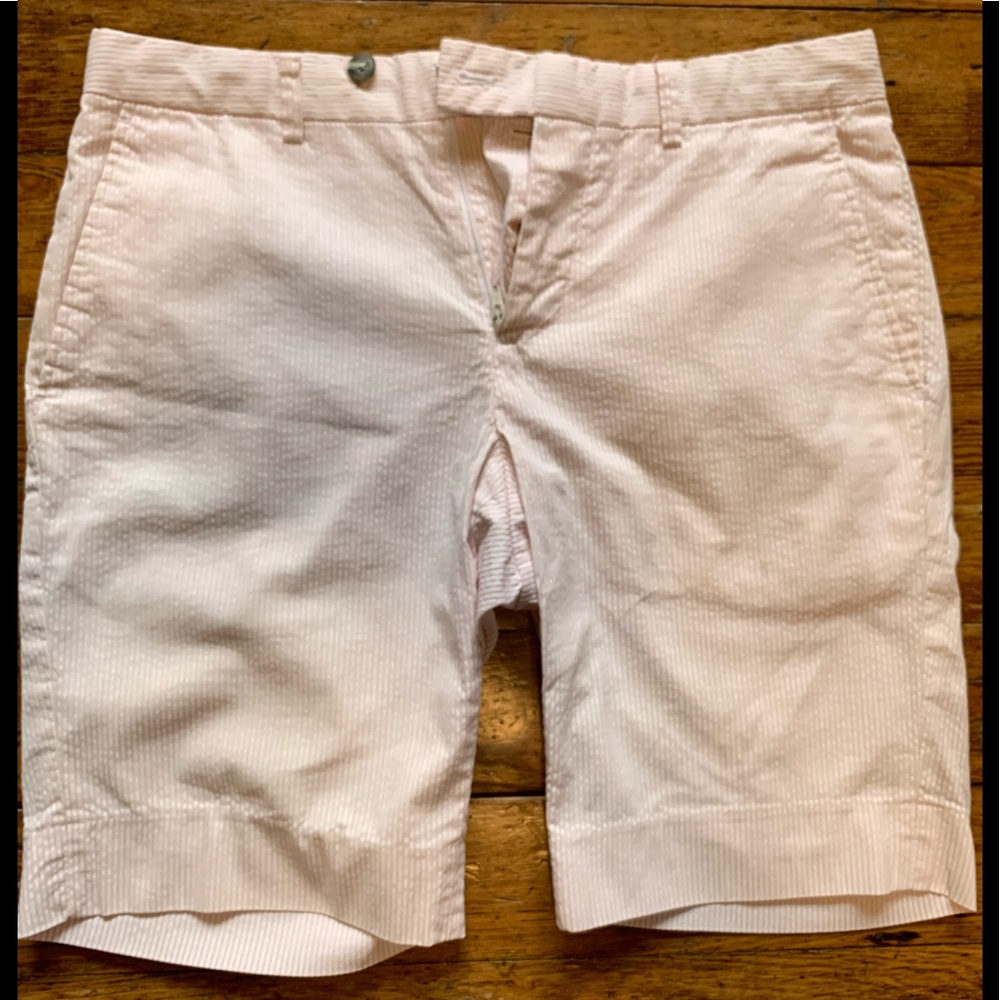 Men’s pinstriped shorts